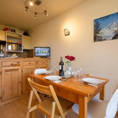 Апартаменти Sainte-foy-l'argentiere Sleeps 3 T680775 *
